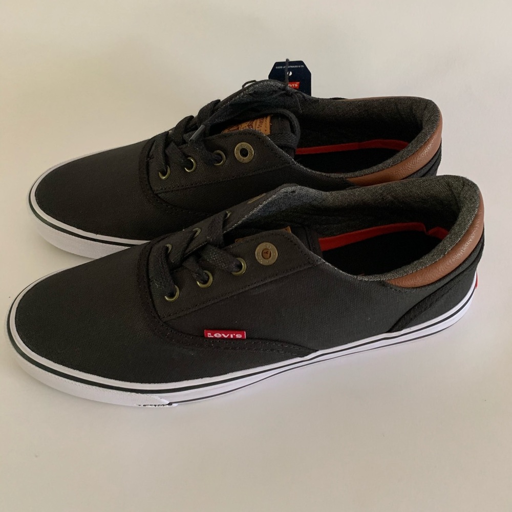 New Levis Men’s Ethan canvass sneakers comfort